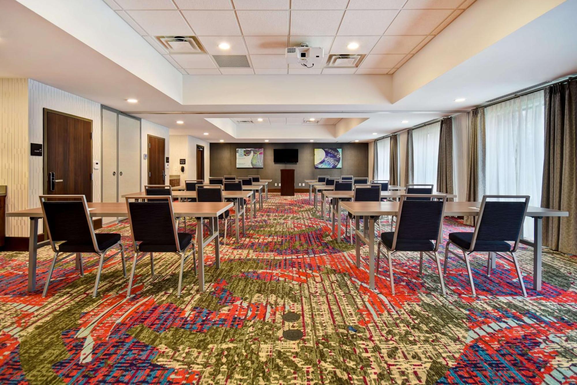 Hampton Hotel 3*