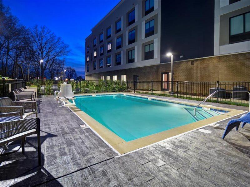 Hampton 3*