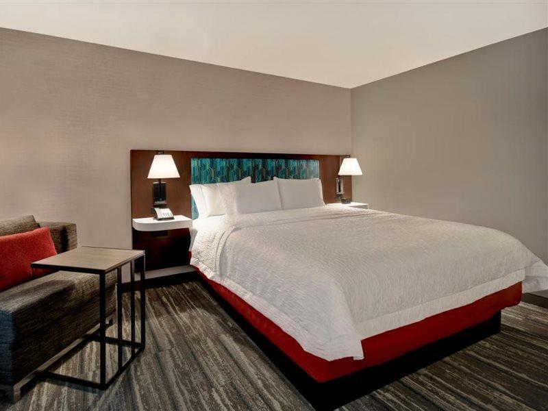 Hotel Hampton 3*