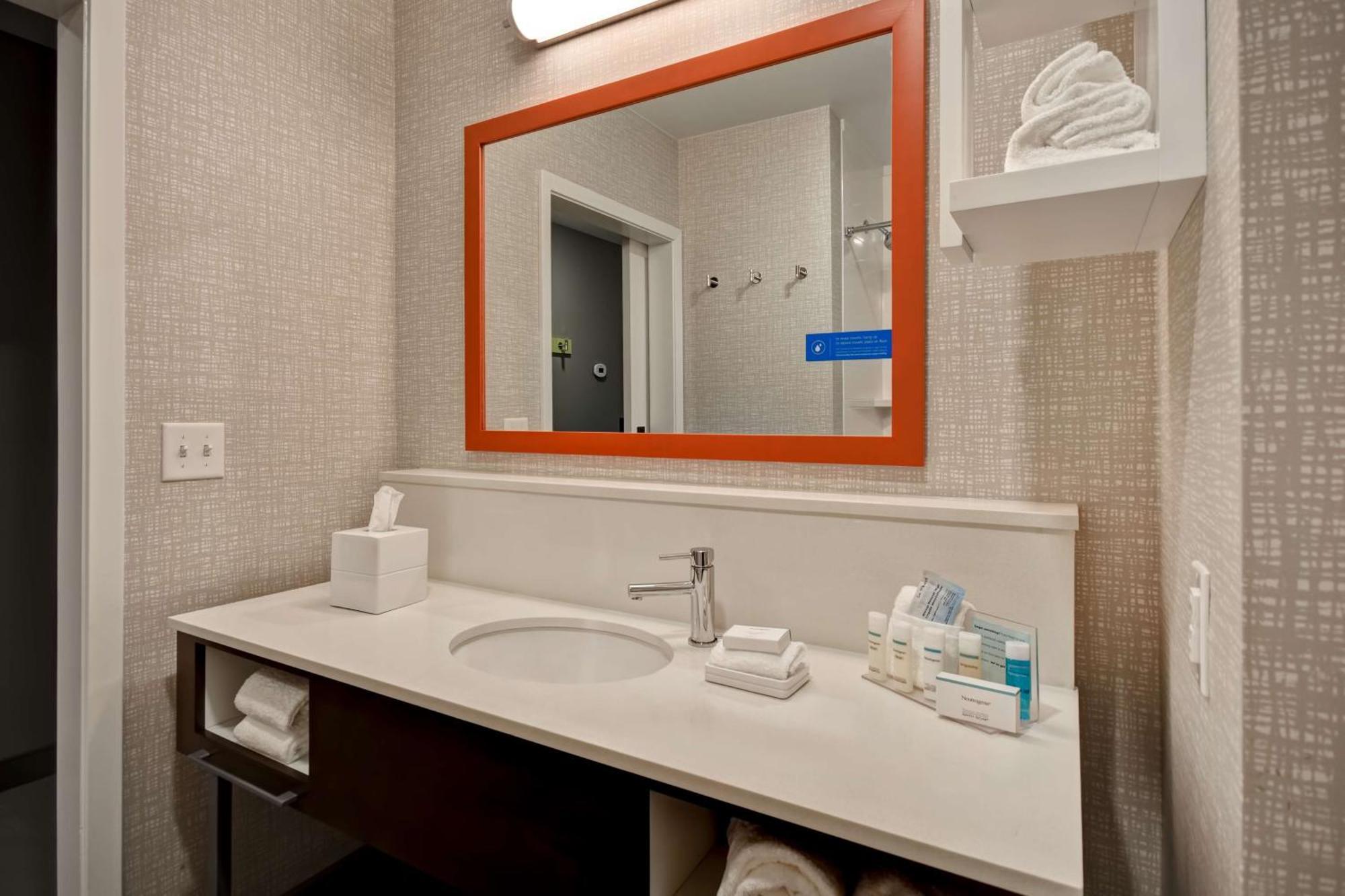 Hotel Hampton 3*